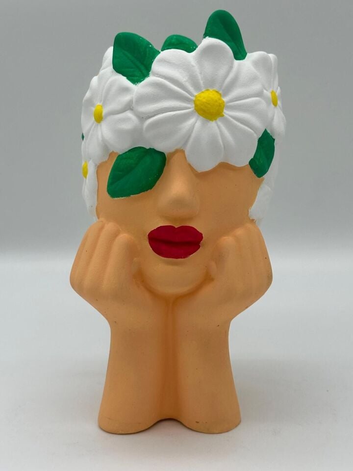 Kafası Çiçekli Zayıf Kız Bej