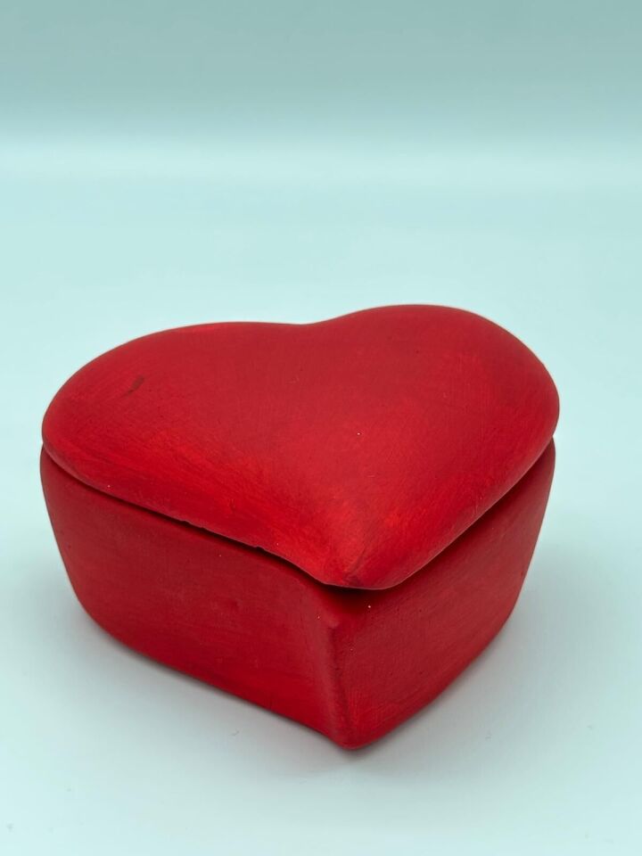 Kalpli Kapaklı Takı Kutusu Kırmızı